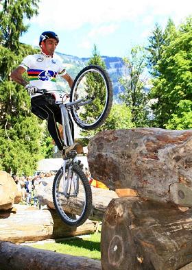 BMX PRO RIDER DE BMX ACROBATIQUE, Gilles Coustellier